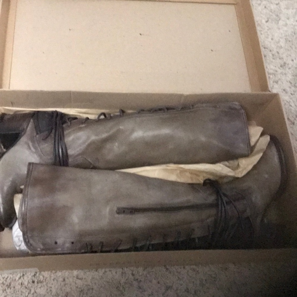 NEW IN BOX Steve Madden Freebird lace up boots
